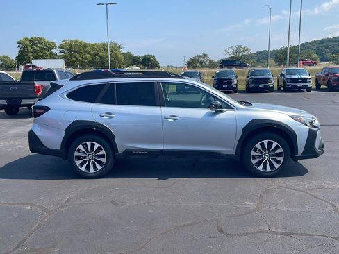 Used 2025 Subaru Outback Limited AWD/4WD image 6