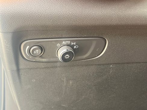 Used 2023 Buick Envision Essence w/ Sport Touring Package image 27