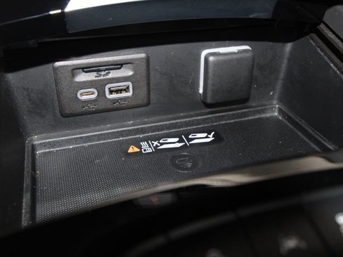 Used 2023 Buick Envision Avenir AWD/4WD image 19