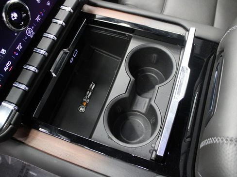 Used 2025 GMC Yukon Denali image 38