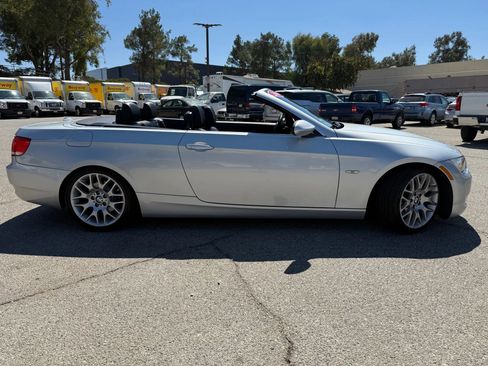 Used 2009 BMW 328i Convertible image 2