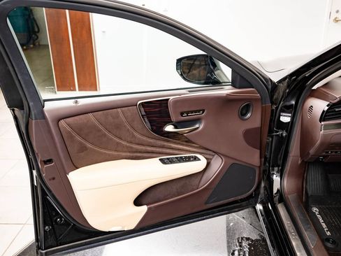 Used 2018 Lexus LS 500 AWD w/ Interior Upgrade Package image 25