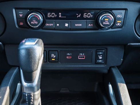 Used 2023 Nissan Frontier SV w/ SV Convenience Package image 13