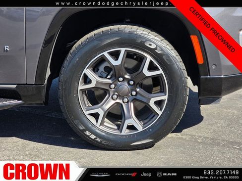 Certified 2024 Jeep Wagoneer L Series III w/ Flexible Seating Group image 9