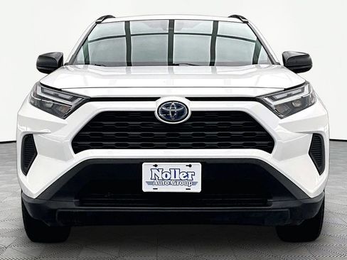 Used 2023 Toyota RAV4 LE AWD/4WD image 3
