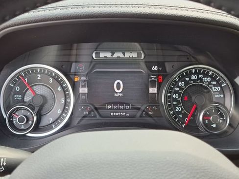Used 2023 RAM 1500 Laramie AWD/4WD image 10