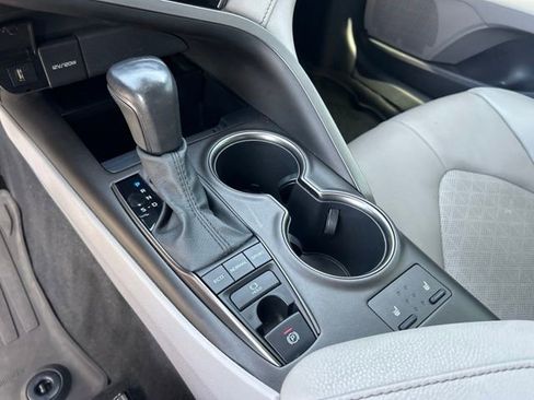 Used 2021 Toyota Camry XSE FWD image 14
