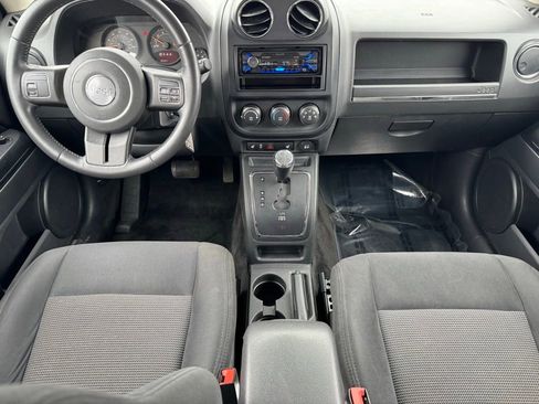 Used 2015 Jeep Patriot Latitude AWD/4WD image 8