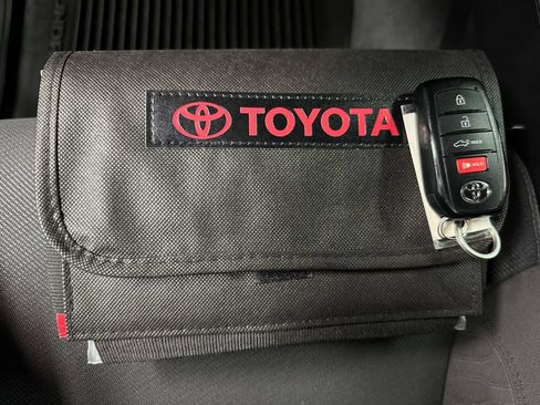 Used 2025 Toyota Tundra SR5 w/ SR5 Convenience Package AWD/4WD image 37
