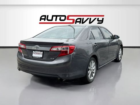 Used 2014 Toyota Camry XLE image 7