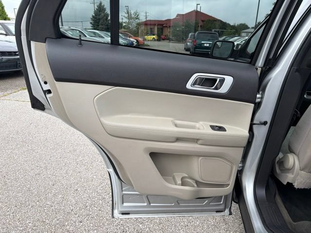 Used 2015 Ford Explorer XLT w/ Equipment Group 201A AWD/4WD image 20
