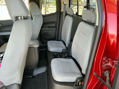 Used 2016 Chevrolet Colorado LT w/ LT Convenience Package RWD image 17