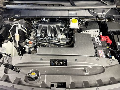 Used 2025 Nissan Pathfinder Platinum w/ Cargo Package AWD/4WD image 40