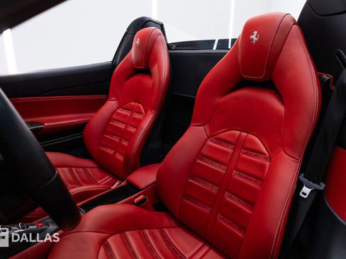Used 2019 Ferrari 488 Spider RWD image 3