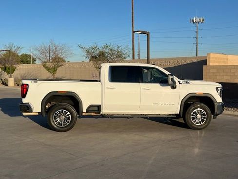 Used 2024 GMC Sierra 2500 SLE w/ SLE Convenience Package image 3