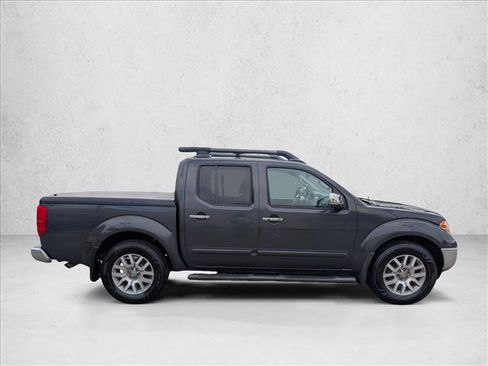 Used 2012 Nissan Frontier 4x4 Crew Cab image 4