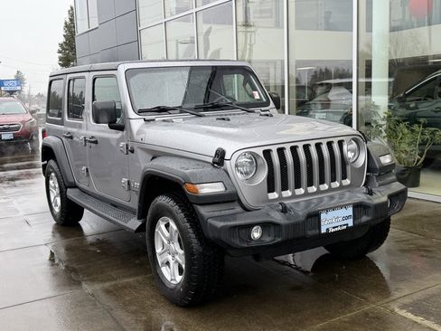 Used 2019 Jeep Wrangler Unlimited Sport S image 2