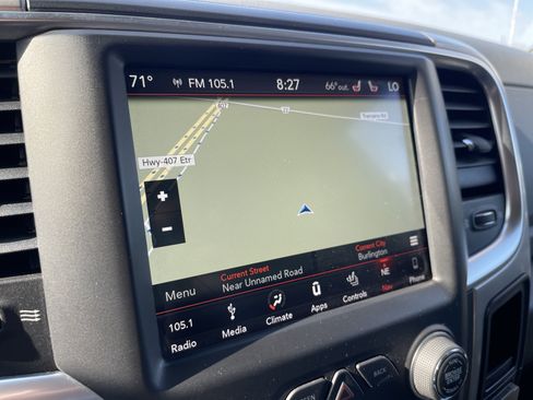 Used 2019 RAM 1500 Classic SLT w/ SLT Plus D←cor Group AWD/4WD image 17