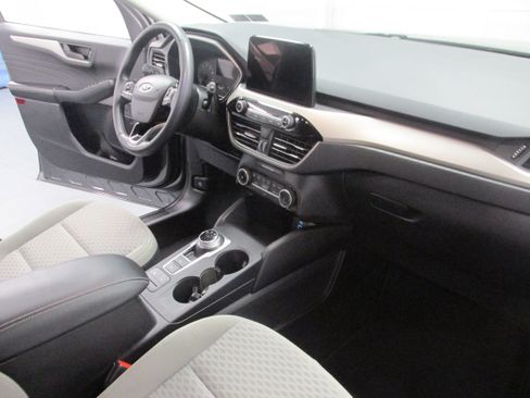 Used 2022 Ford Escape SE w/ Cold Weather Package AWD/4WD image 24