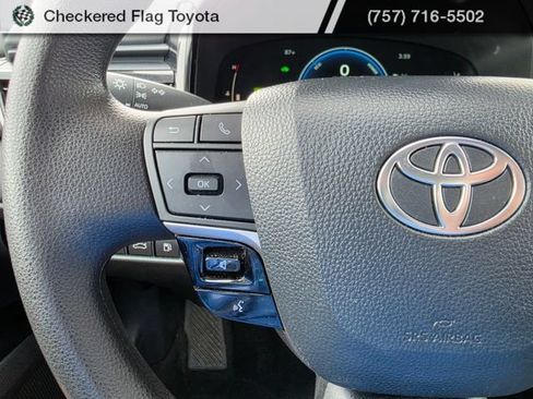 Used 2025 Toyota Camry LE FWD image 13