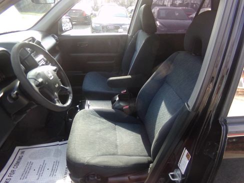 Used 2005 Honda CR-V LX image 24