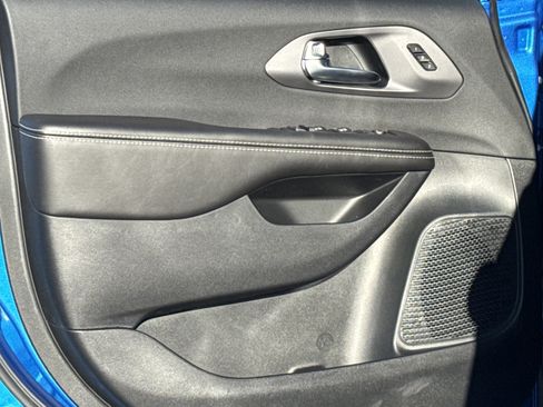 New 2026 Chrysler Pacifica Select image 14