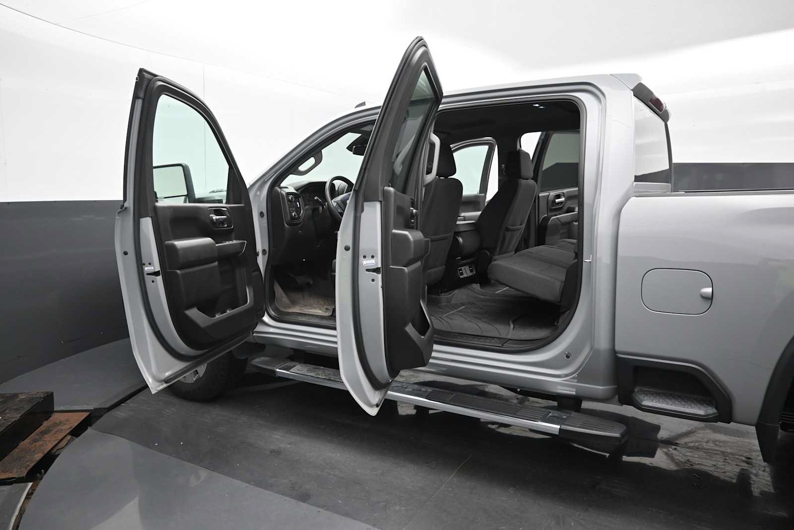 Used 2024 Chevrolet Silverado 2500 Custom w/ Custom Value Package AWD/4WD image 17