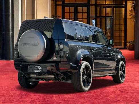 Used 2023 Land Rover Defender 110 V8 image 10