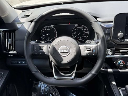 Used 2023 Nissan Pathfinder SV w/ SV Premium Package AWD/4WD image 18