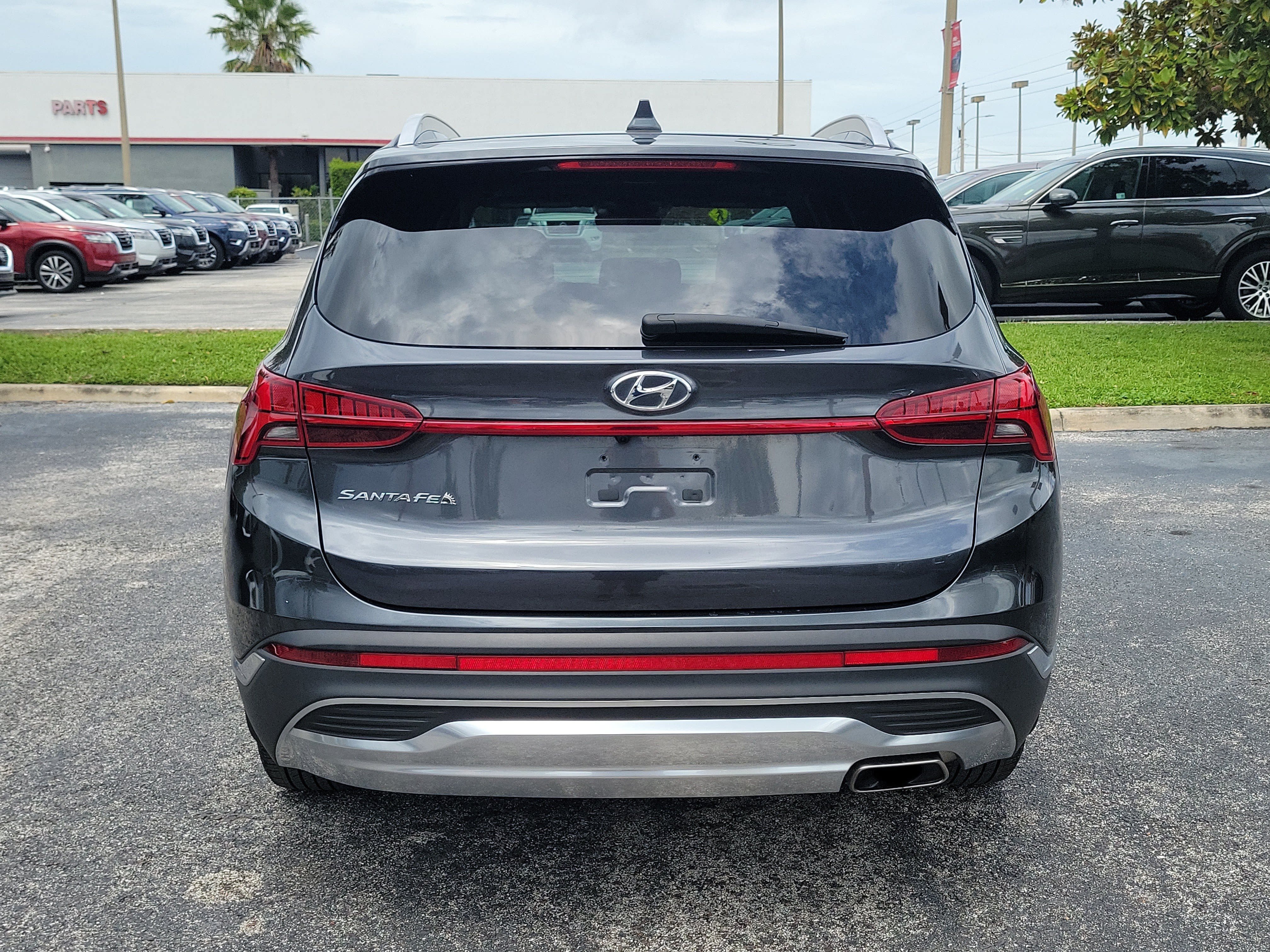 Used 2023 Hyundai Santa Fe SEL w/ Premium Package FWD image 5