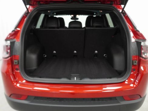 Used 2025 Jeep Compass Latitude w/ Altitude Special Edition image 41