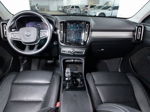 Certified 2025 Volvo XC40 B5 Plus image 6