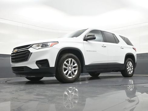 Used 2021 Chevrolet Traverse LS FWD image 24