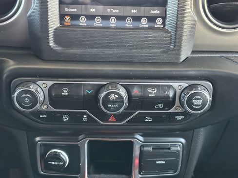 Used 2023 Jeep Wrangler Unlimited Sport AWD/4WD image 15