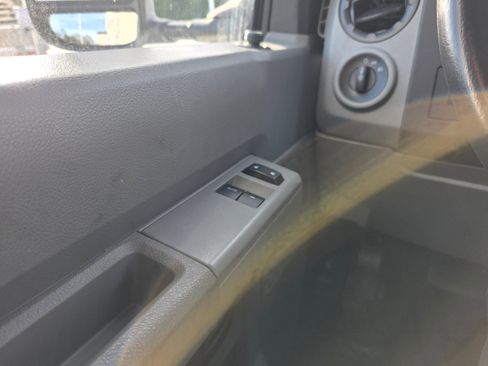 Used 2019 Ford E-350 and Econoline 350 Super Duty w/ Power Windows & Locks Group image 16