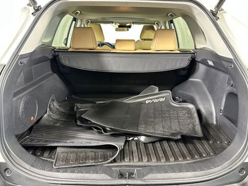 Used 2021 Toyota RAV4 XLE Premium image 26