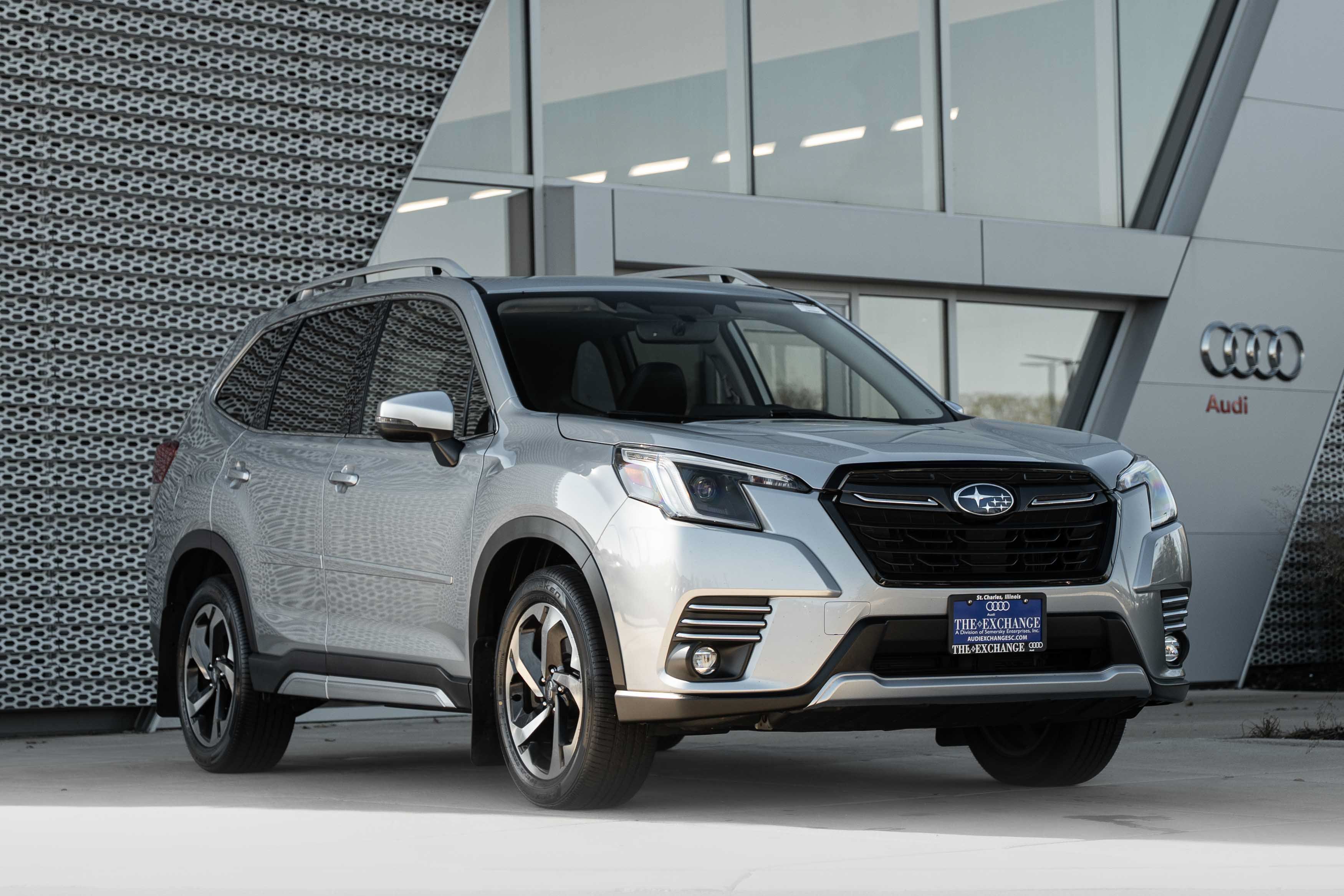 Used 2022 Subaru Forester Touring AWD/4WD image 1