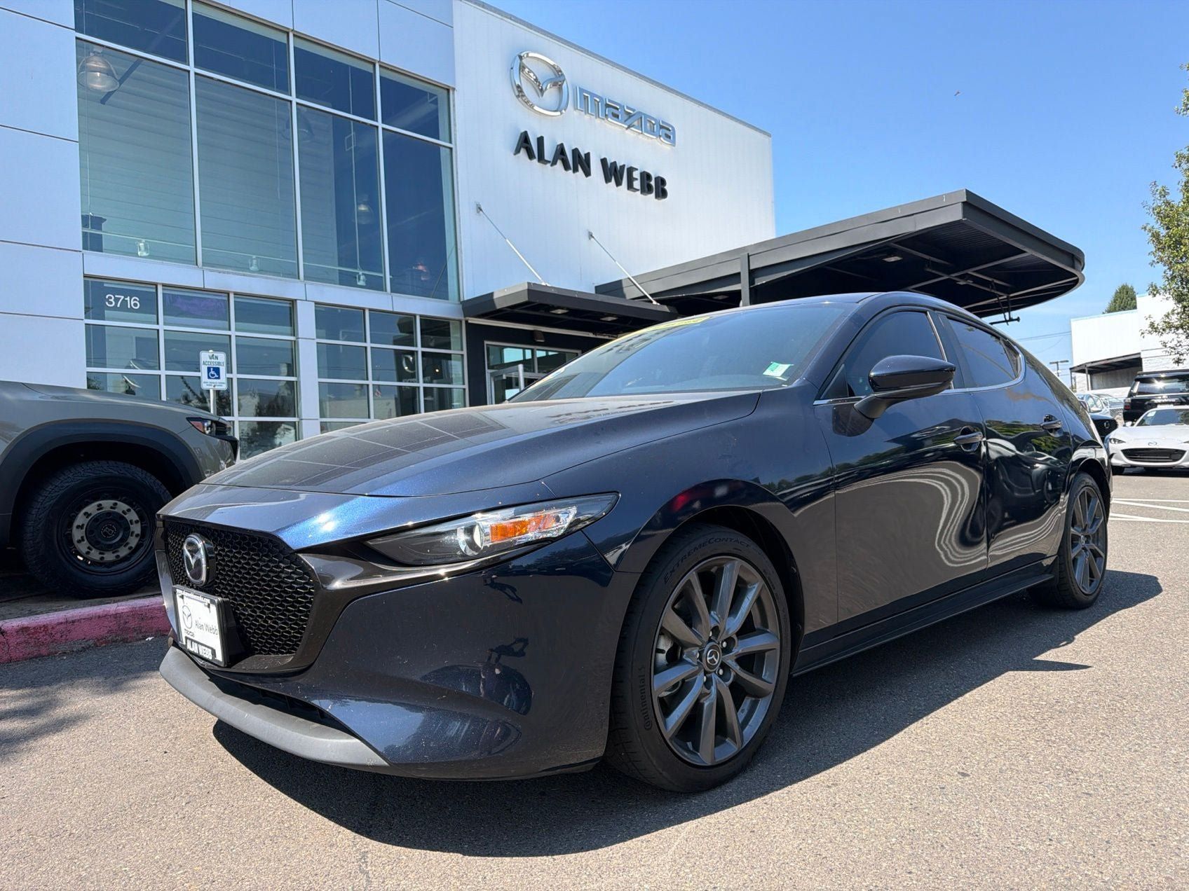 Used 2020 MAZDA MAZDA3 AWD Hatchback w/ Preferred Pkg image 1