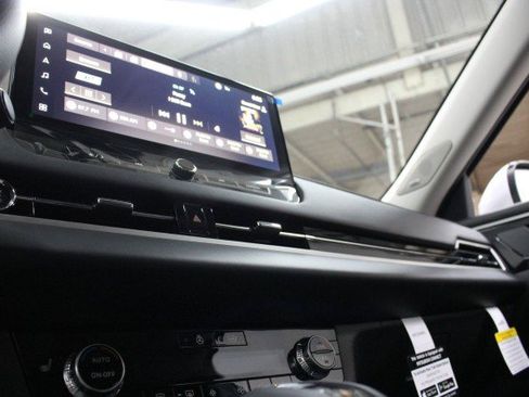 New 2026 Mitsubishi Outlander SE image 12