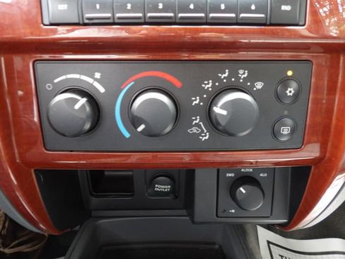Used 2005 Dodge Dakota SLT w/ Trailer Tow Group AWD/4WD image 21