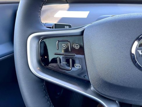 New 2025 Volvo EX30 Plus w/ Protection Package Premier image 17