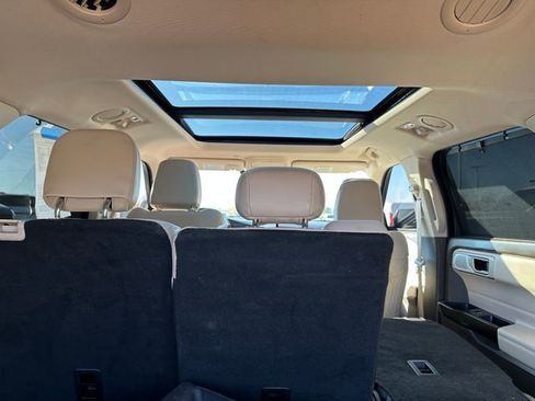 Used 2022 Ford Explorer Platinum w/ Equipment Group 601A image 10
