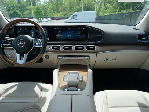 Used 2022 Mercedes-Benz GLS 450 4MATIC image 45