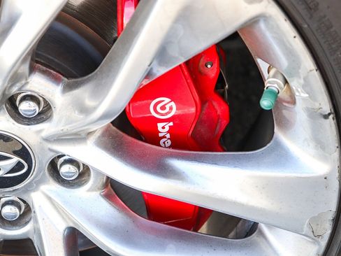 Used 2016 Hyundai Genesis Coupe 3.8 image 15