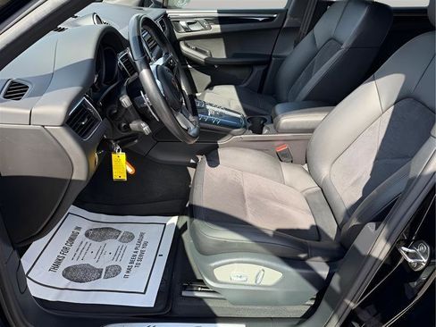 Used 2017 Porsche Macan S image 16