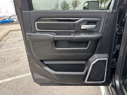 Used 2019 RAM 3500 Laramie image 43