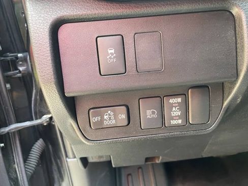 Used 2022 Toyota Tacoma TRD Off-Road w/ Technology Package AWD/4WD image 17