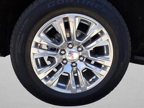 Used 2025 GMC Yukon XL Denali AWD/4WD image 7
