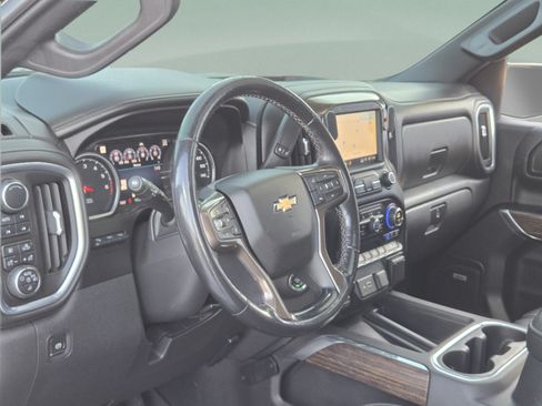 Used 2019 Chevrolet Silverado 1500 High Country w/ Technology Package AWD/4WD image 11