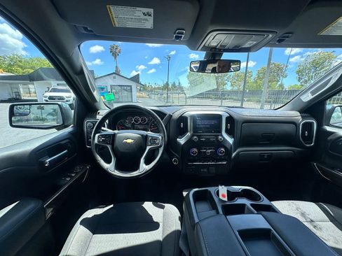 Used 2021 Chevrolet Silverado 1500 LT AWD/4WD image 21